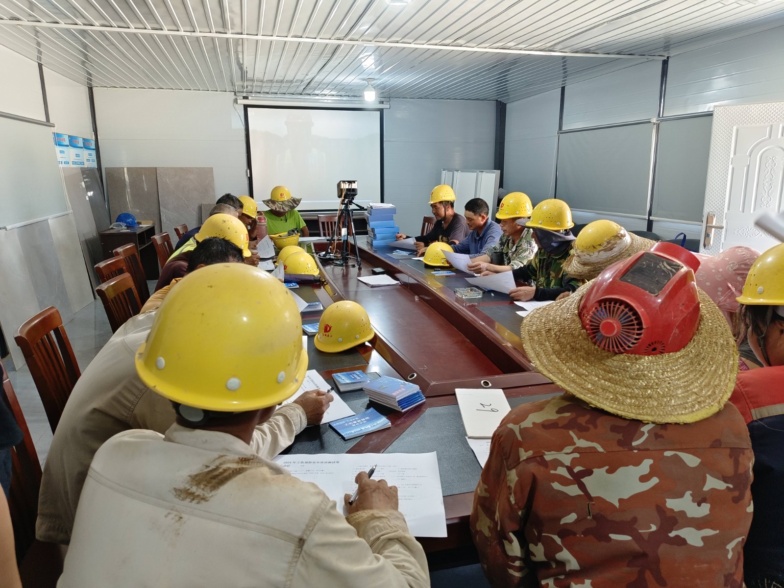 南平市質(zhì)量安全協(xié)會開展工傷預防系列宣傳活動，為安全生產(chǎn)保駕護航
